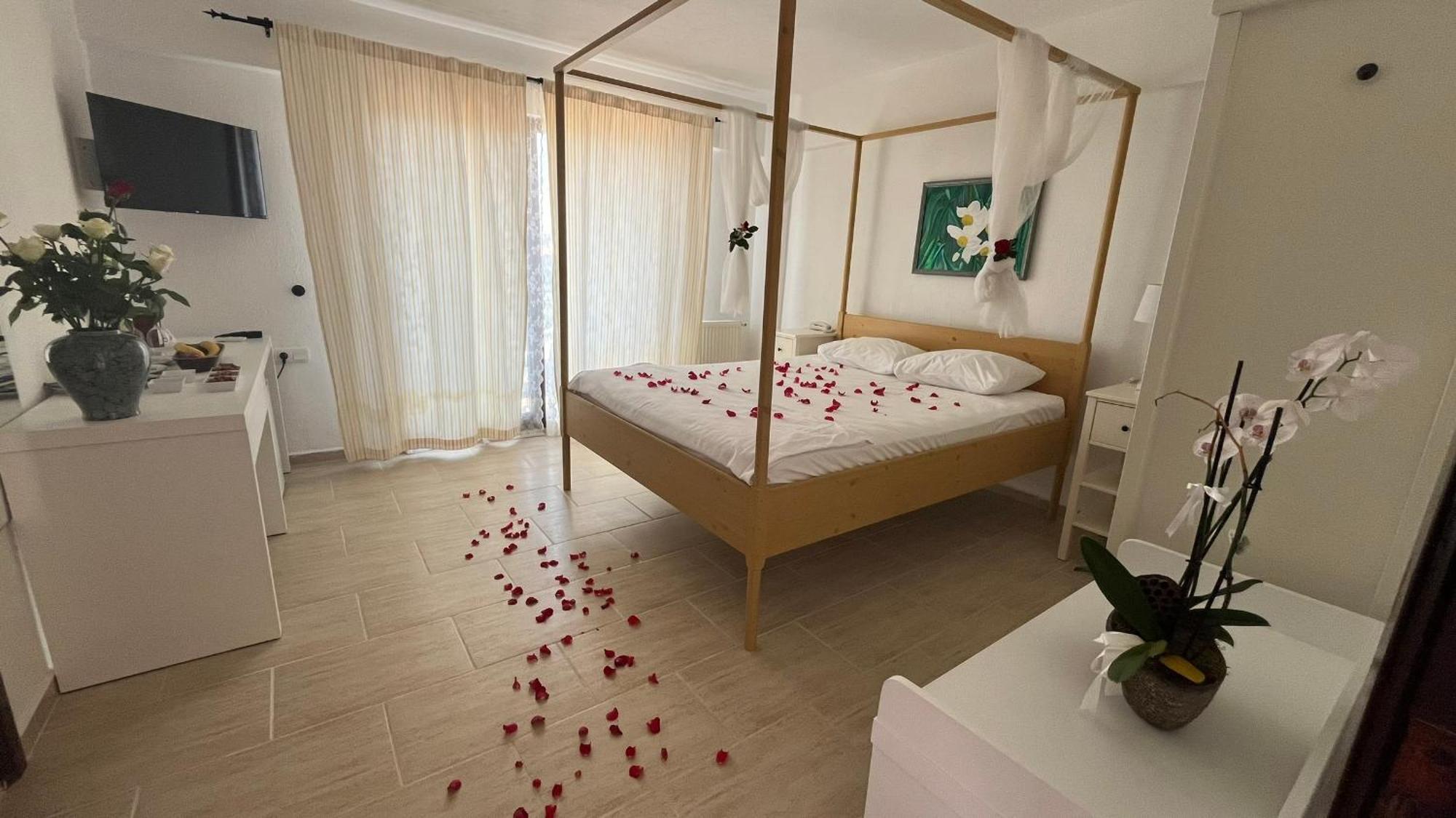 Nergis Hotel Karaburun  Ngoại thất bức ảnh